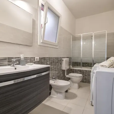 La Sebastiana Apartment *
